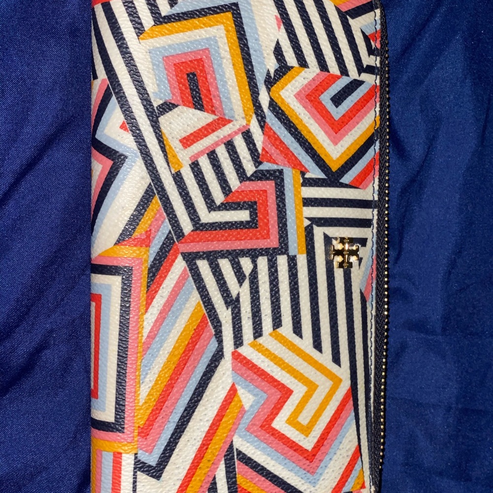 Tory wallet